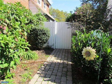 714 Warren St, Reading, PA 19601 - photo 5