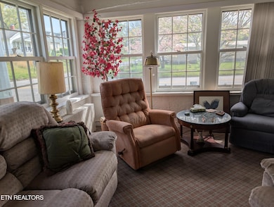 515 N 25th St, Middlesboro, KY 40965 - photo 4