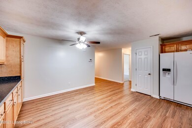 5905 Shepherd Crossing Dr, Louisville, KY 40219 - photo 5