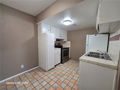 505 Mckellar Cir unit 1, Las Vegas, NV 89119 - photo 3