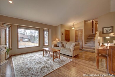 Living room 4