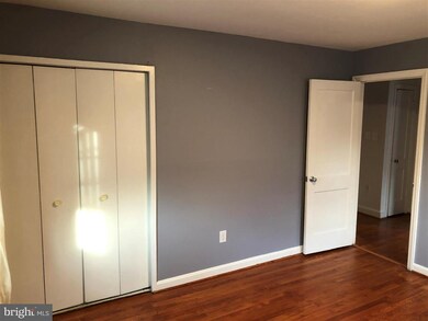 5705 Fenwick Dr, Alexandria, VA 22303 - photo 6