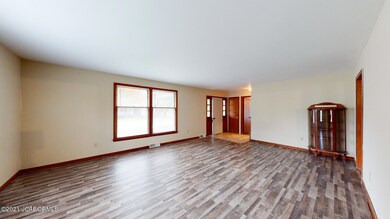 406-E-5th-StFulton-MO-65251-10302021_115