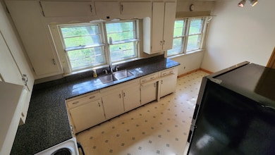 45 Chase St, Claremont, NH 03743 - photo 7