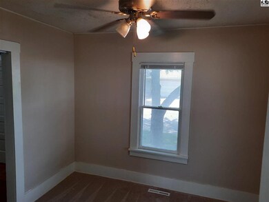 502 N Logan St, Newton, KS 67114 - photo 3