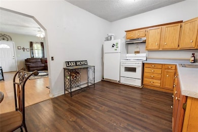 411 W Bullock St, Denison, TX 75020 - photo 6