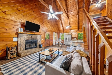 4372 Boogertown Rd unit 2, Sevierville, TN 37876 - photo 3