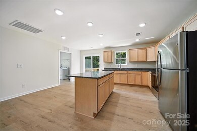 3321 15th Ave SW, Hickory, NC 28602 - photo 4