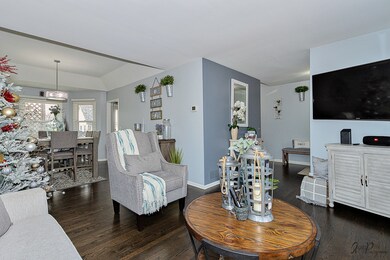 3431 Meadow Crest Cir, Gurnee, IL 60031 - photo 3