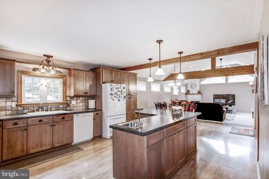 604 N 7th St, Perkasie, PA 18944 - photo 6