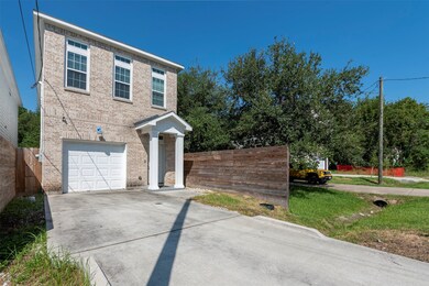 8331 Sunnyhill St, Houston, TX 77088 - photo 2