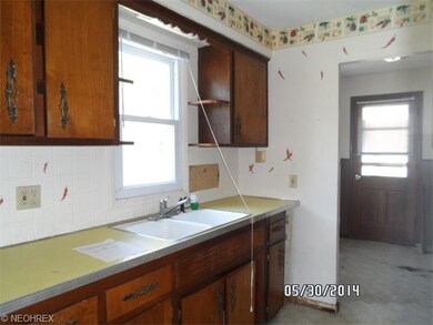 4335 Belle Ave, Sheffield Lake, OH 44054 - photo 5