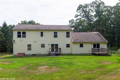 653 Commonwealth Ave, Warwick, RI 02886 - photo 2