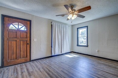 1315 E Whittaker St, Shawnee, OK 74801 - photo 6