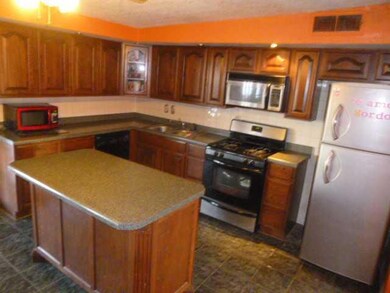 220 Yolanda Dr, El Paso, TX 79915 - photo 2