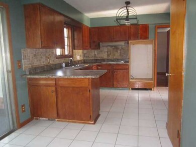 4831 Oak Glen Dr, Toledo, OH 43613 - photo 6