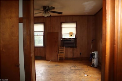 3210 Cumberland Rd, Winston Salem, NC 27105 - photo 5