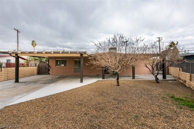 AMAZING Front yard completely fenced all around!!