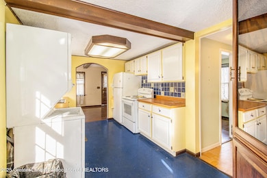 1119 W Miller Rd, Lansing, MI 48911 - photo 6