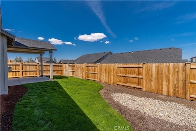 3667 SW Pumice Stone Ave, Redmond, OR 97756 - photo 4