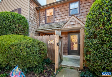 722 Merion Greene, Charlottesville, VA 22901 - photo 2