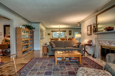 326 N Sycamore St, Marshall, MI 49068 - photo 4