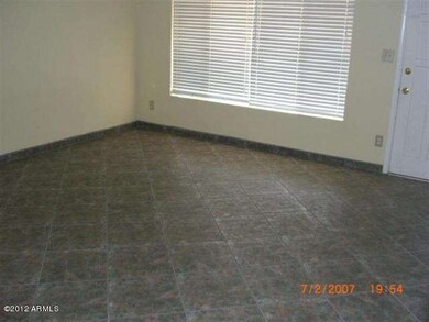 3112 Dahlia Liv Room