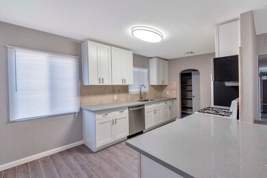 545 S Solomon, Mesa, AZ 85204 - photo 6