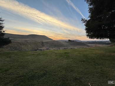 13130 Game Set Way, Bakersfield, CA 93306 - photo 4