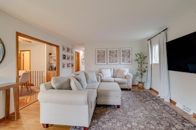 6153 Foth Dr, Toledo, OH 43613 - photo 2