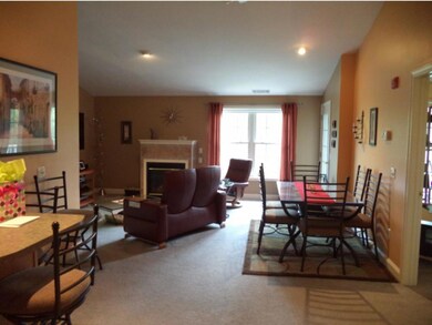 6 Crestview Cir unit 140, Londonderry, NH 03053 - photo 2