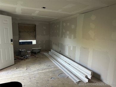 1212 Martin Luther King Blvd, Ardmore, OK 73401 - photo 3