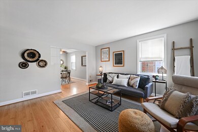 8677 Oak Rd, Parkville, MD 21234 - photo 7