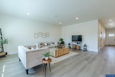 729 N Periander, Harrisburg, OR 97446 - photo 5