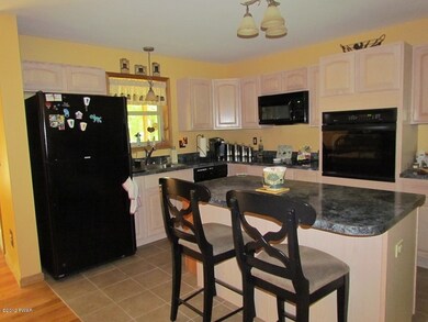 132 Oak Ridge Dr, Milford, PA 18337 - photo 6