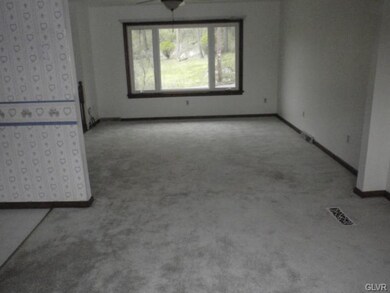 5575 Roosevelt St, Whitehall, PA 18052 - photo 7