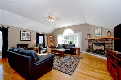27 Silverbrook Rd, Salem, NH 03079 - photo 4