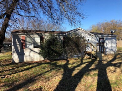 3709 Shady Ln, Joshua, TX 76058 - photo 5