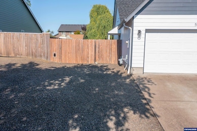 5548 Umpqua Ln NE, Albany, OR 97321 - photo 3