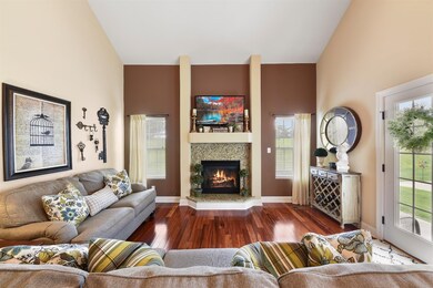 8079 Tuckaway Ct, Crown Point, IN 46307 - photo 4