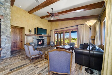 Fireplace/TV in great room