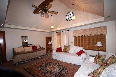 Family room 1