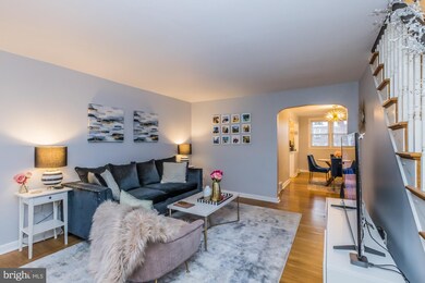 712 Oakwood Dr, Glenolden, PA 19036 - photo 2