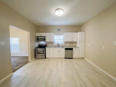 1511 W Dumble St, Alvin, TX 77511 - photo 6