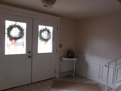 Entry/Foyer.
