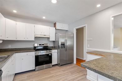 37 Mountain View Blvd, South Burlington, VT 05403 - photo 4