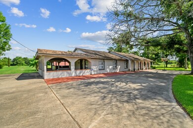 4194 County Road 172, Alvin, TX 77511 - photo 2