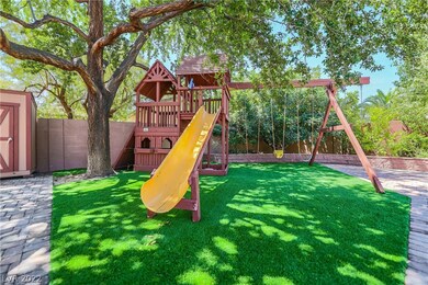 4221 W Pinecrest Cir, Las Vegas, NV 89121 - photo 5