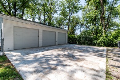 3 Car Detached Garage