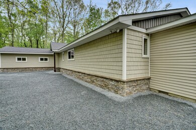 122 Broadmoor Dr, Hawley, PA 18428 - photo 4